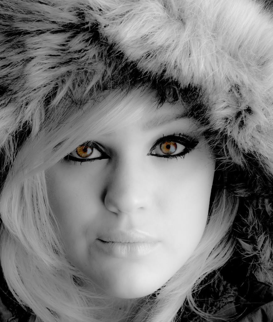 IMAGE: http://i651.photobucket.com/albums/uu238/sonorabound/Keli/wow1of1.jpg